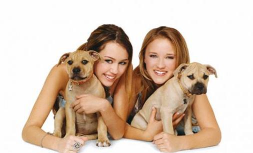 miley_cyrus_emily_osment.jpg