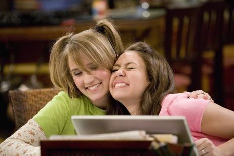 emily-and-miley5.jpg